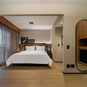 Superior King Room Balcony
